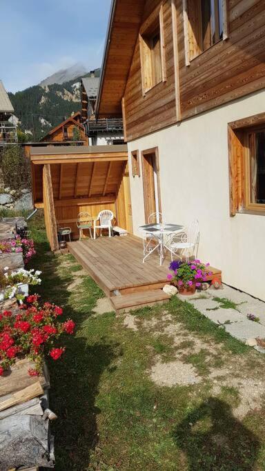 Chalet T3 Duplex Neuf Névache Exterior foto